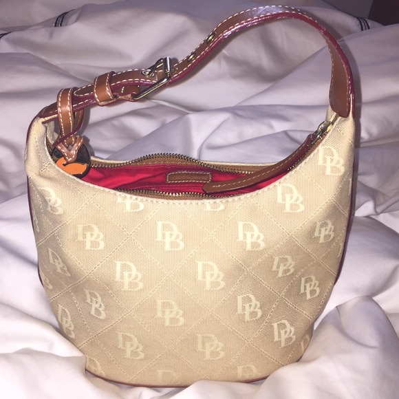 AUTHENTIC Dooney and Bourke bag. BEAUTIFUL