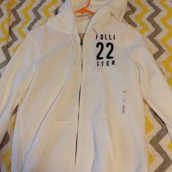 White Hollister sweatshirt