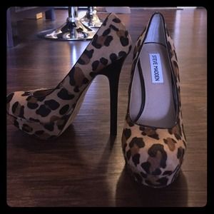 Steve Madden pumps