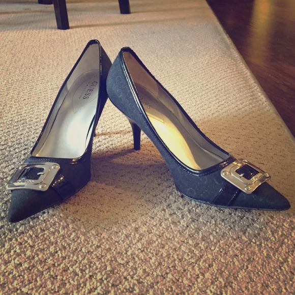 Guess pointed toe heels
