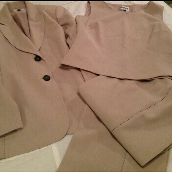 Georgious quality suit