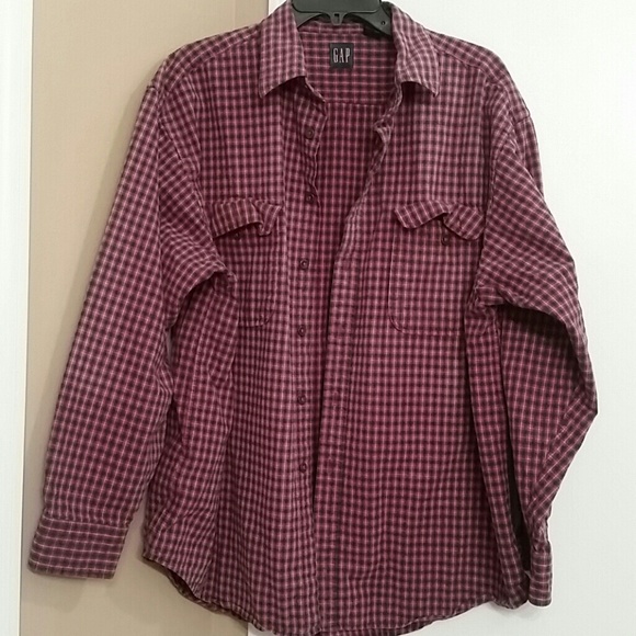 Men's Gap shirt