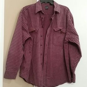 Men's Gap shirt