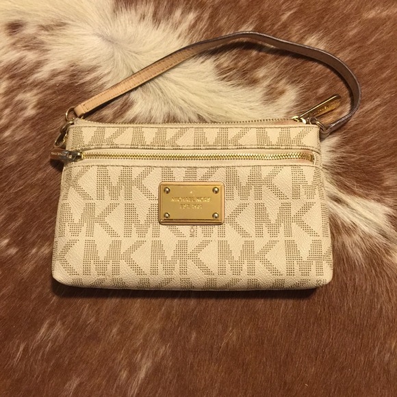 Michael Kors wristlet