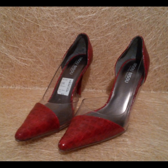 HOLD FOR @JANESSE RED HEELS