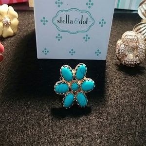 Stella & Dot Lily Flower Ring