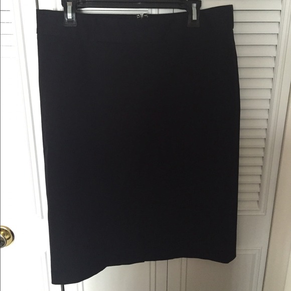 Gap Stretch Pencil Skirt- Black
