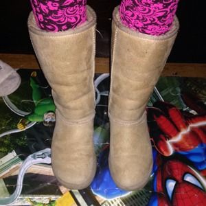 UGG BOOTS