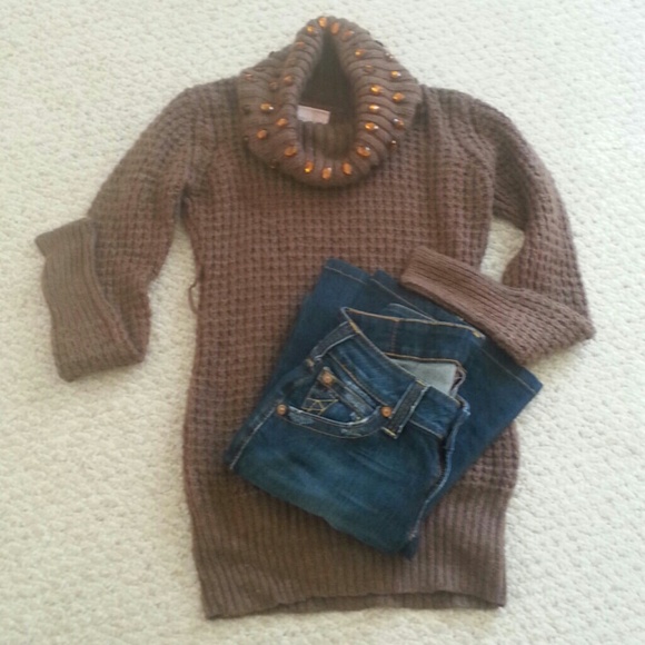 Romeo & Juliet couture sweater!