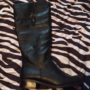 Solanz Tall Riding Boot .