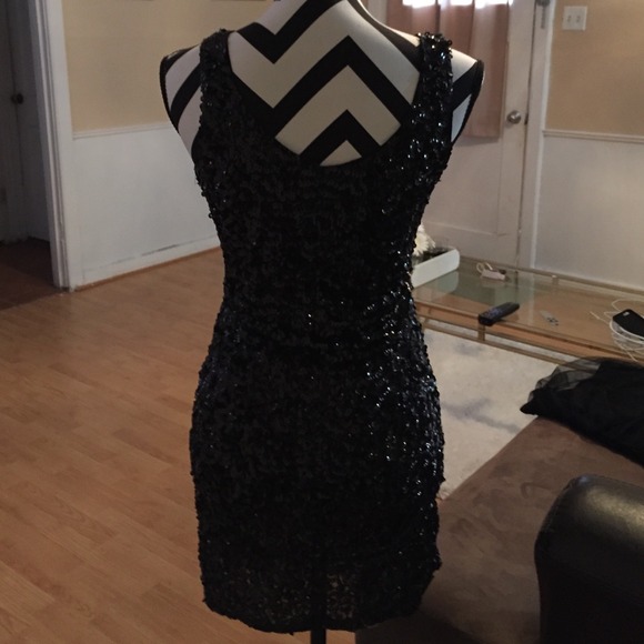 Sequence black dress - Picture 3 of 3