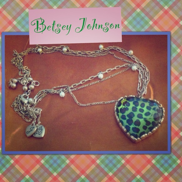 Betsey Johnson Leopard Heart & pearls necklace