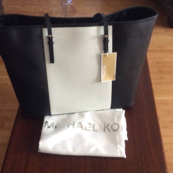 MICHAEL KORS BRAND NEW sold on another site - Picture 3 of 4