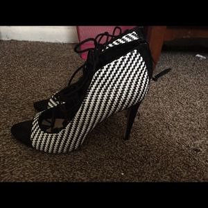 Zara black and white lace up
