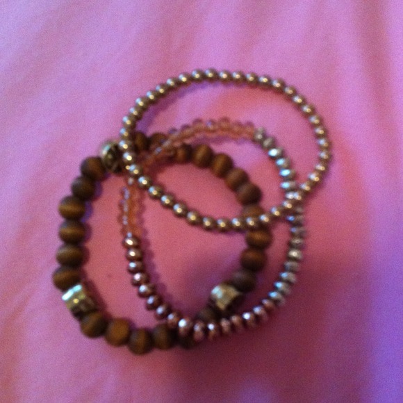 Bracelet - Picture 1 of 3