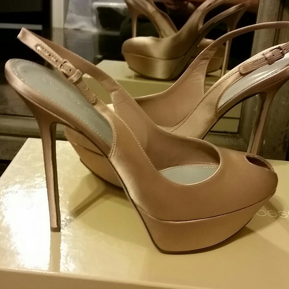 🎉🎉🎉SALE!!! Sergio Rossi satin slingback - Picture 2 of 4