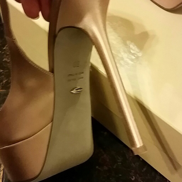 🎉🎉🎉SALE!!! Sergio Rossi satin slingback - Picture 3 of 4