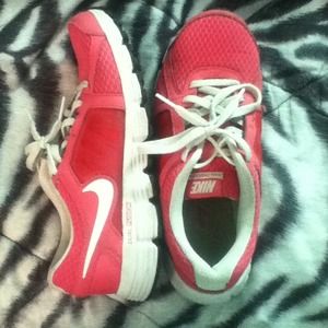 Nike dual fusion shoes