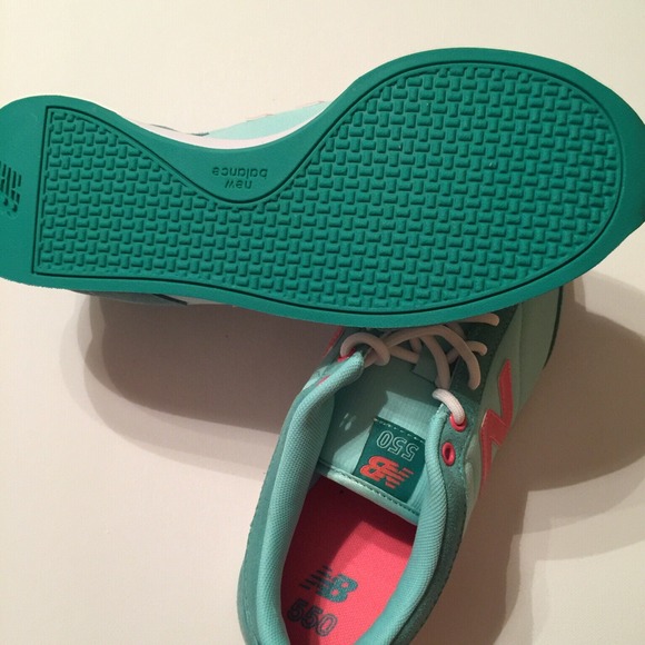 ❌Sold❌🎉PM Editor Pick🎉 New Balance Sneakers - Picture 3 of 4