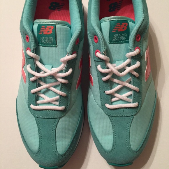 ❌Sold❌🎉PM Editor Pick🎉 New Balance Sneakers - Picture 4 of 4