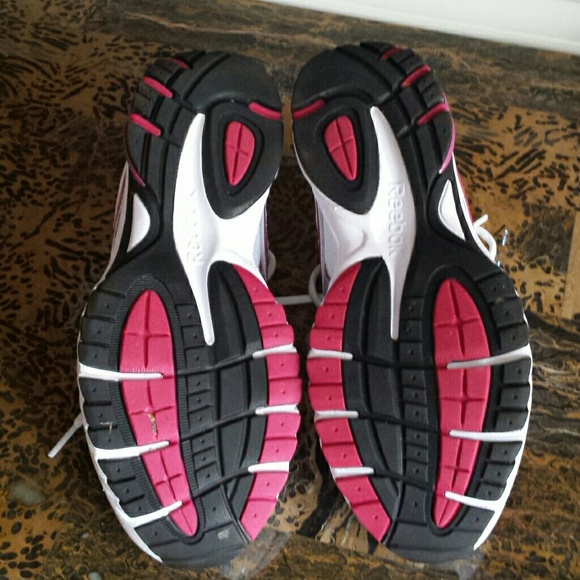 SOLD Bundle Reebok sneakers - Picture 3 of 4