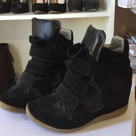 Steve Madden 'Hilight' black wedge sneaker (sz 6)