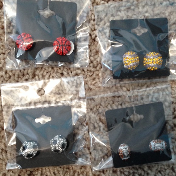 NWOT earrings bundle