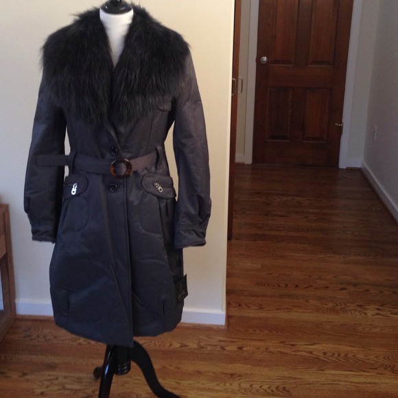 Italian coat with dyed raccoon real fur collar