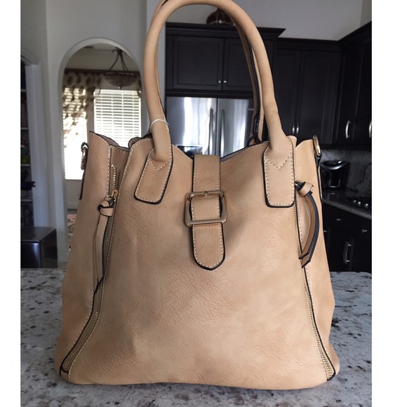 Handbags - Nude / tan Gorgeous Purse 💎