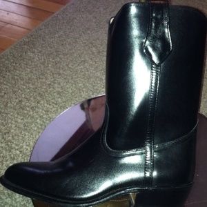 Reduced! Black Frye Boots - Western heel