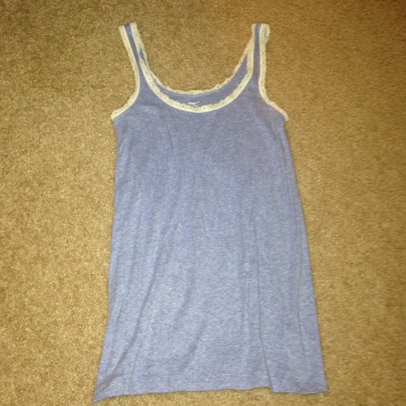 Super soft GAP tank top with lace trim