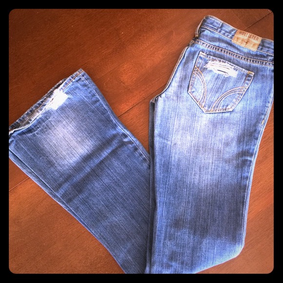 Hollister destroyed jeans