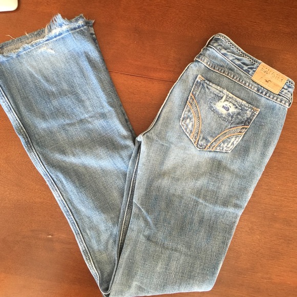 Hollister destroyed jeans
