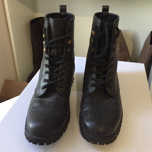 Ecote 'Claire' black combat boots (size 7)