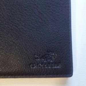 Bifold black mens wallet