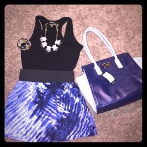 Blue printed skirt!! Sz small