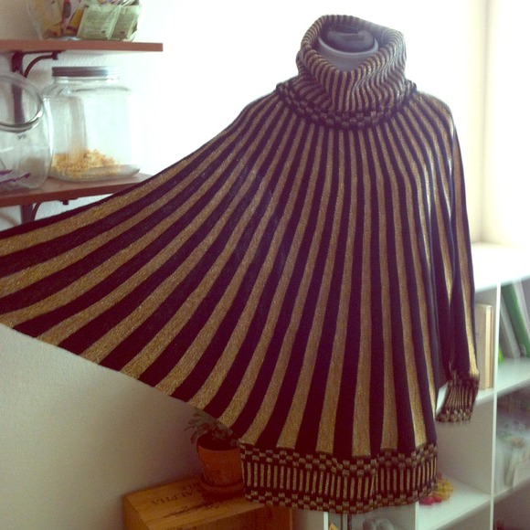 Retro gold/black batwing sweater
