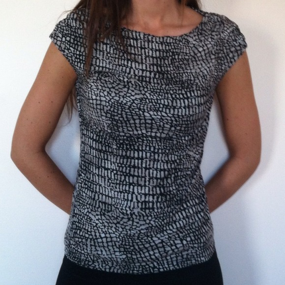 Beautiful Anne Klein Boat Neck Top!