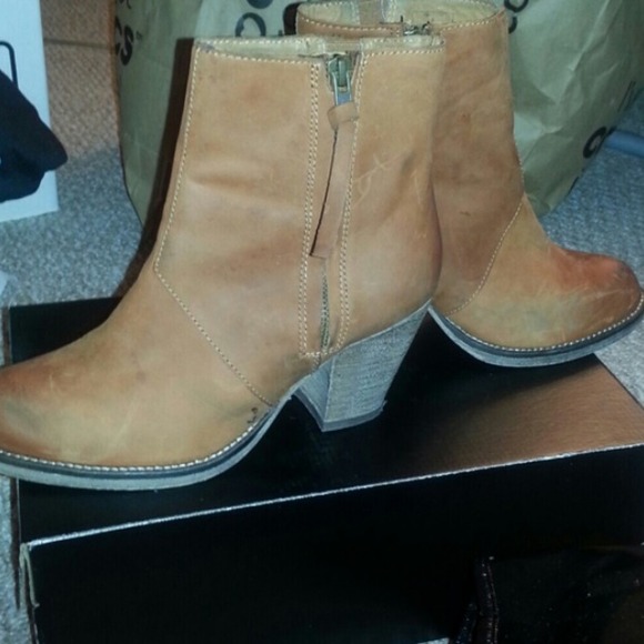 Steve Madden Booties Size 8