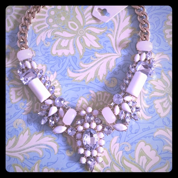 Statement necklace