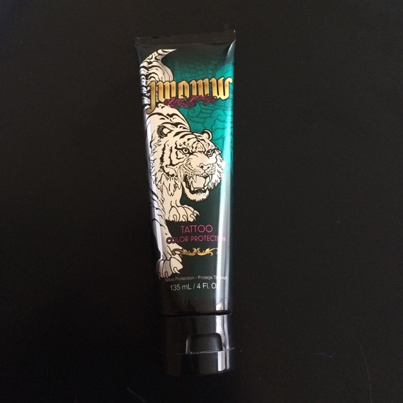 JWOWW tattoo color protection lotion
