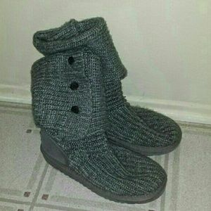 Pre loved uggs (read description)