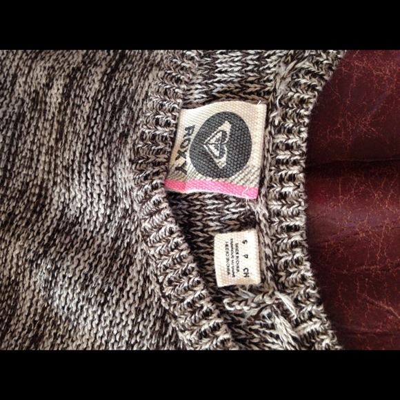 Off the shoulder Roxy sweater - Picture 2 of 2