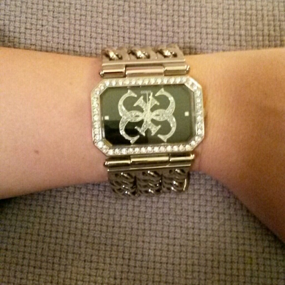 GUESS WATCH BRACELET