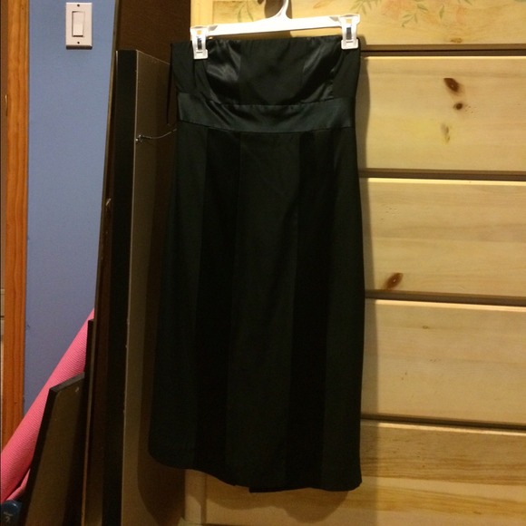 Express black satin strapless dress, worn once. - Picture 4 of 5
