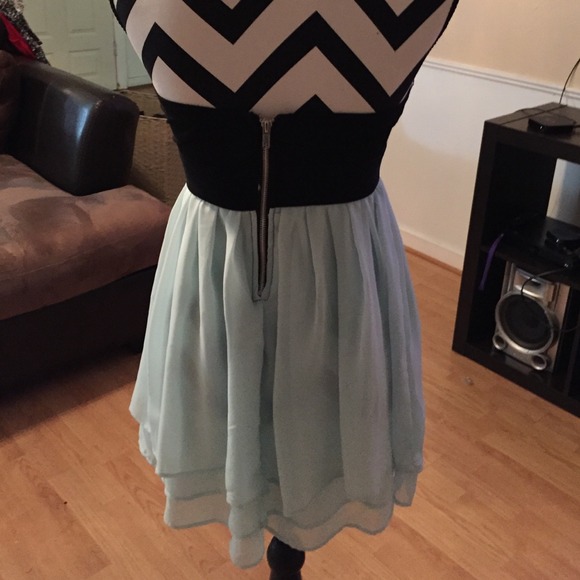 Black and light blue dress - Picture 3 of 3