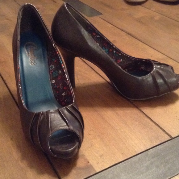 SOLD IN BUNDLE!! Brown Peeptoes - Picture 2 of 4