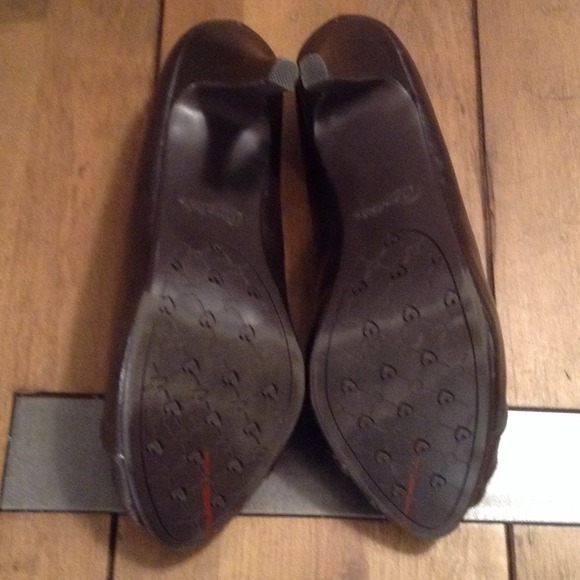 SOLD IN BUNDLE!! Brown Peeptoes - Picture 3 of 4