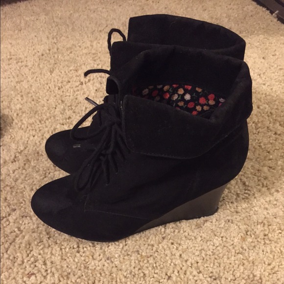 Lace up Anke Booties