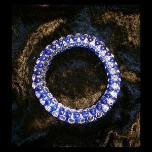 ($1) blue & clear bracelet (stretchy)